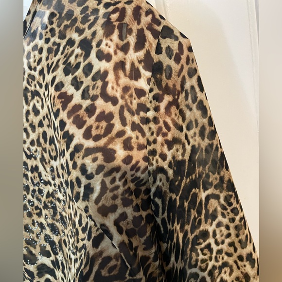 Joseph Ribkoff | Long Sleeve Sheer Chiffon Cropped High Low Leopard Sparkle Top - Picture 7 of 8